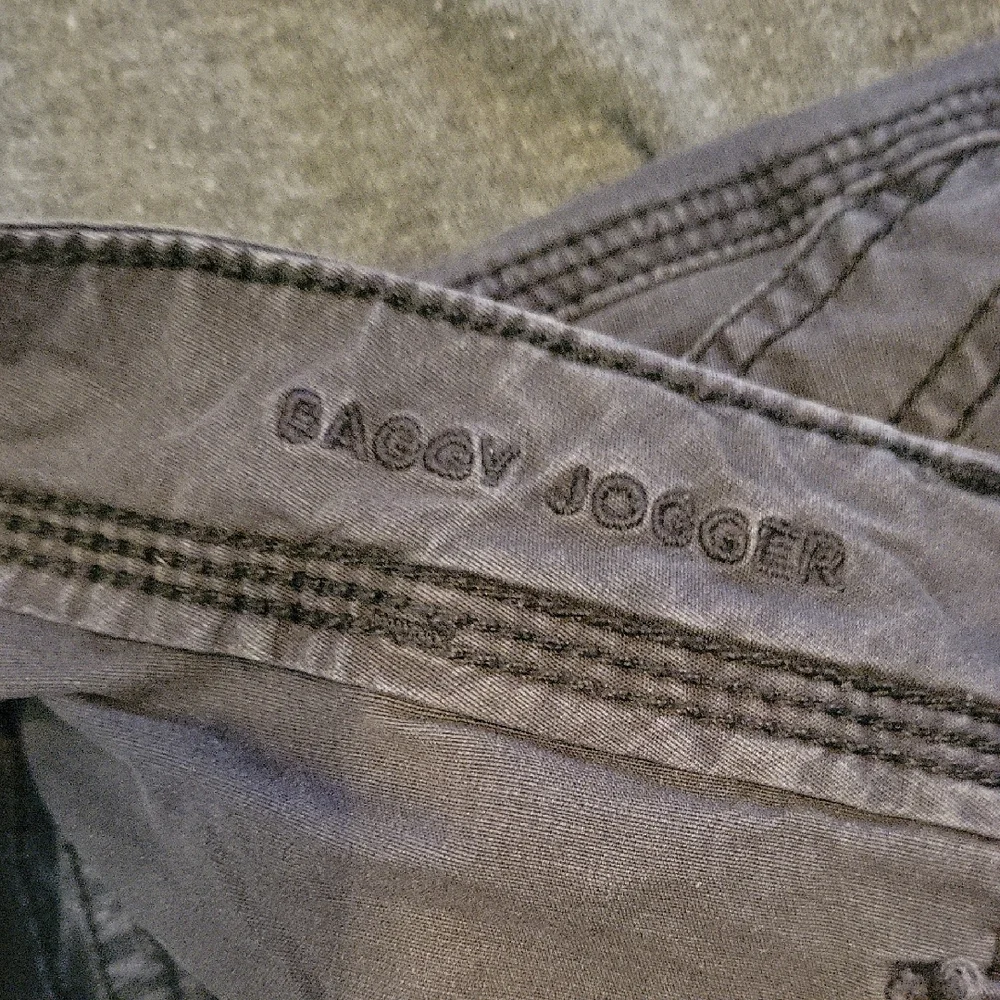 American Eagle Outfitters Women's Charcoal Ankle Jogger Pants - Picture 2 of 7